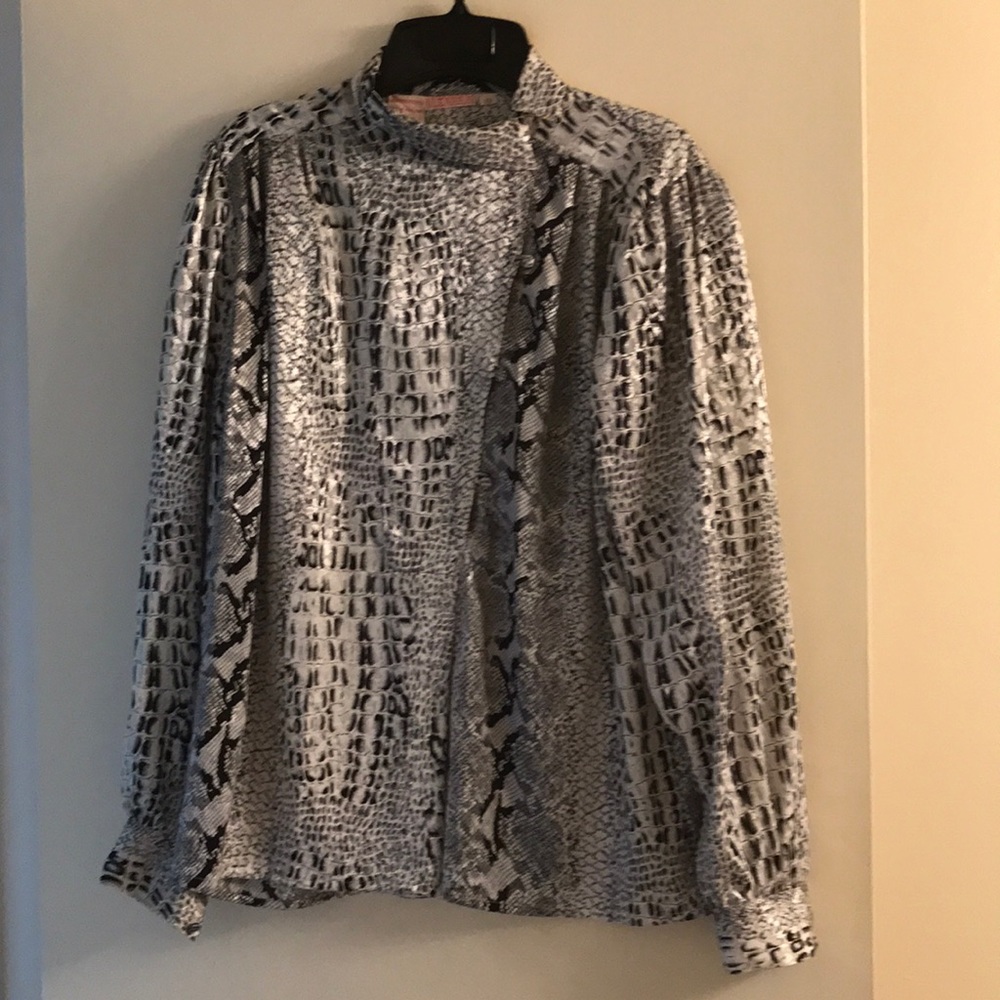 Snakeskin-look blouse